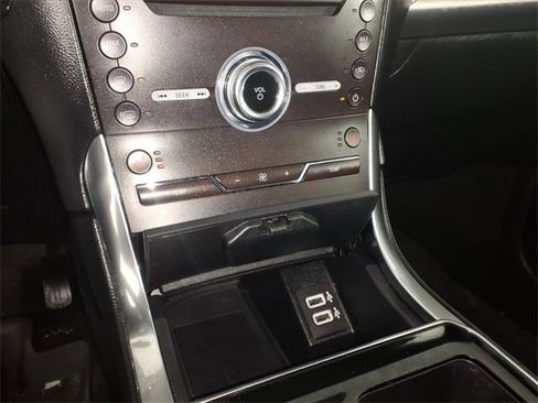 Used 2019 Ford Edge Titanium w/ Cold Weather Package image 22