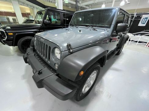 Used 2015 Jeep Wrangler Unlimited Sport w/ Quick Order Package 24S AWD/4WD image 3