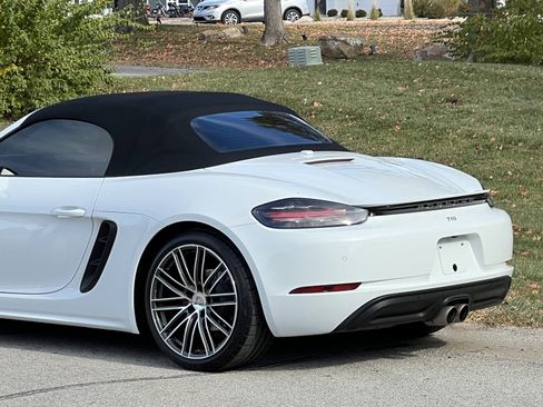 Used 2017 Porsche 718 Boxster S image 11