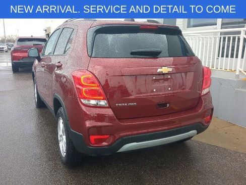 Used 2022 Chevrolet Trax LT w/ LT Convenience Package image 4