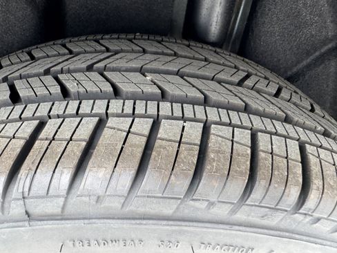 New 2025 Volkswagen Taos SEL image 40