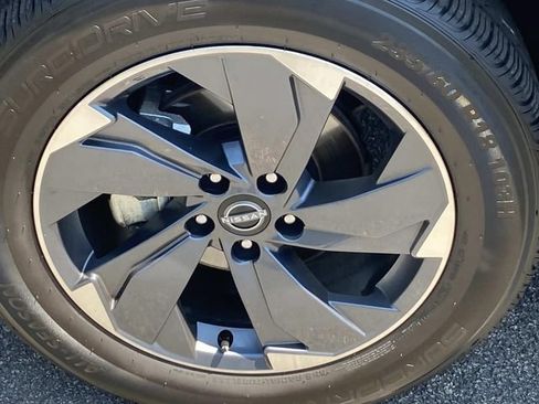 Used 2024 Nissan Rogue SV FWD image 28