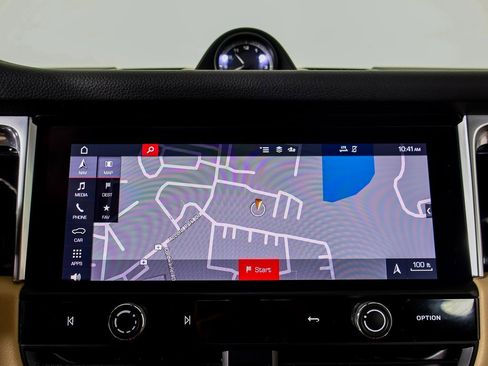 Used 2023 Porsche Macan image 16