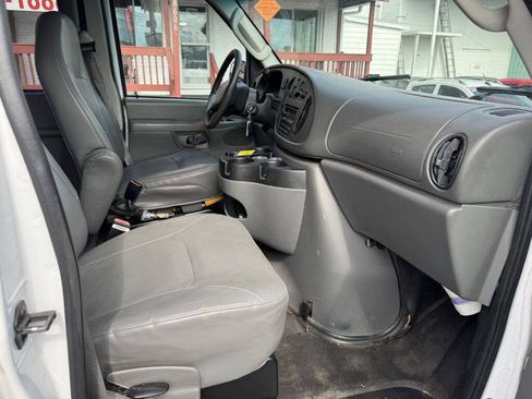 Used 2007 Ford E-250 and Econoline 250 Extended RWD image 11