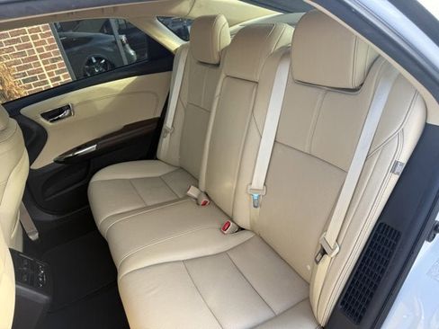 Used 2018 Toyota Avalon Limited image 20