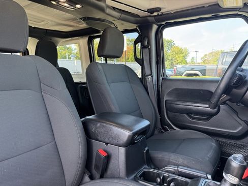 Used 2022 Jeep Wrangler Unlimited Sport image 12