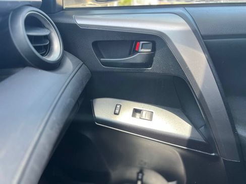 Used 2016 Toyota RAV4 LE FWD image 15
