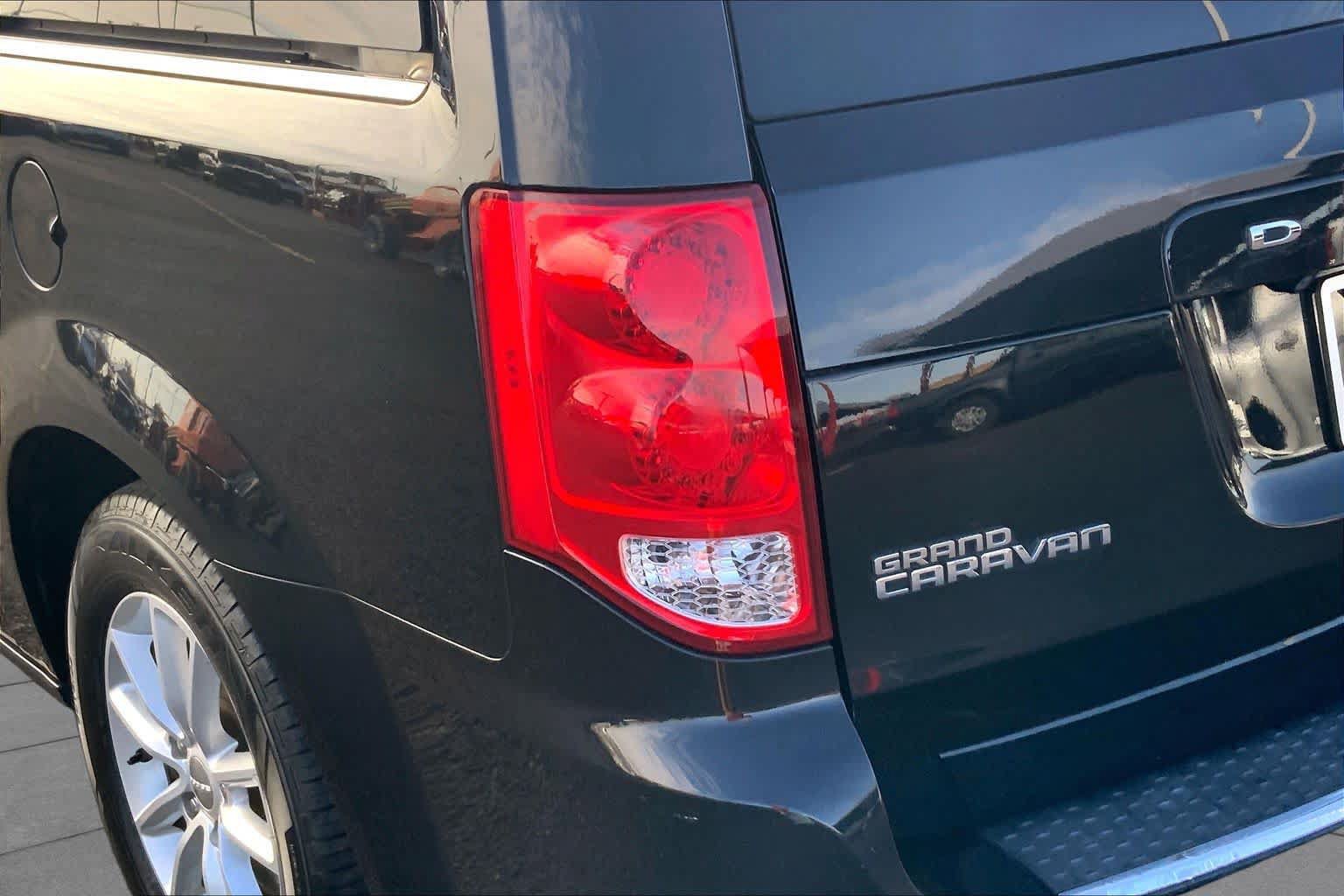 Used 2019 Dodge Grand Caravan SXT FWD image 29