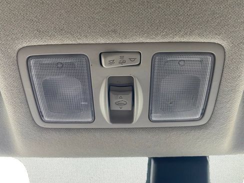 Used 2025 Hyundai Venue SEL FWD image 23