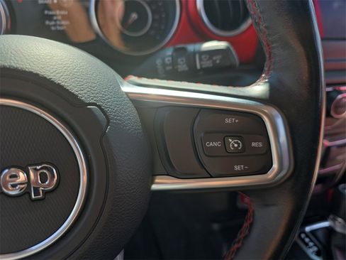 Used 2019 Jeep Wrangler Unlimited Rubicon w/ Cold Weather Group image 17