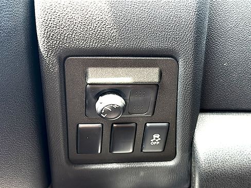 Used 2013 Nissan Rogue S FWD image 35