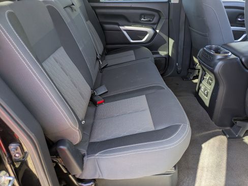 Used 2022 Nissan Titan SV w/ SV Convenience Package image 13