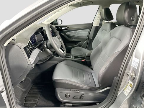 Certified 2025 Volkswagen Jetta SEL image 20