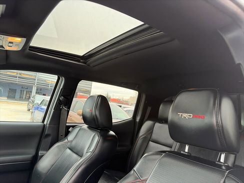 Used 2019 Toyota Tacoma TRD Pro AWD/4WD image 19