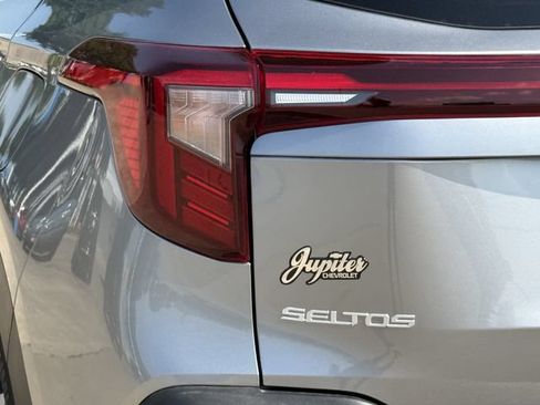 Used 2026 Kia Seltos EX FWD image 6