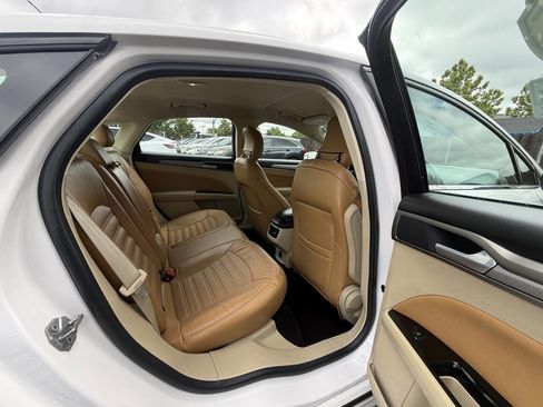 Used 2014 Ford Fusion SE FWD image 13