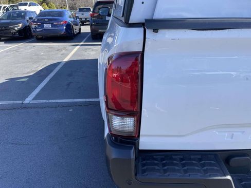 Used 2022 Toyota Tacoma SR image 20