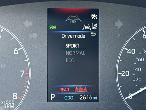 Used 2025 Toyota Corolla SE image 30