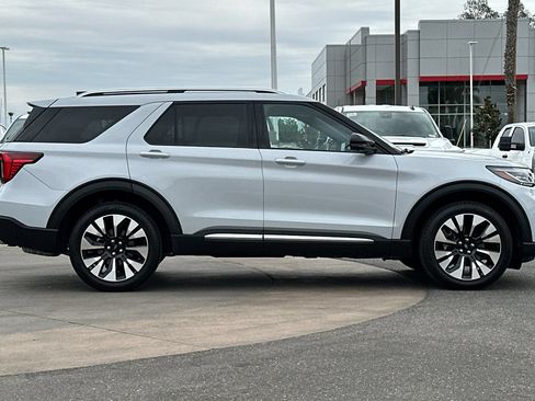 Used 2025 Ford Explorer Platinum w/ LUX Leather Package AWD/4WD image 3