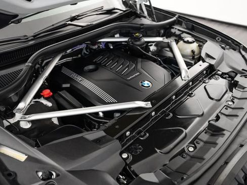 Used 2021 BMW X7 xDrive40i w/ M Sport Package AWD/4WD image 47