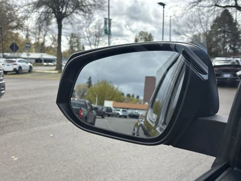 Used 2018 Toyota Tacoma TRD Off-Road image 28