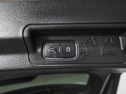 Used 2022 Ford Explorer XLT w/ Equipment Group 202A image 13