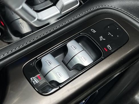 Used 2022 Mercedes-Benz SL 63 AMG 4MATIC image 22