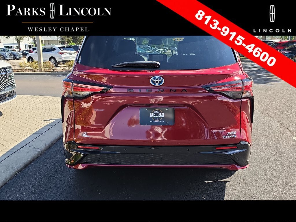 Used 2024 Toyota Sienna XSE w/ XSE Plus Package FWD image 5