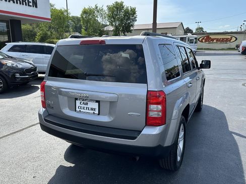 Used 2017 Jeep Patriot Latitude AWD/4WD image 15