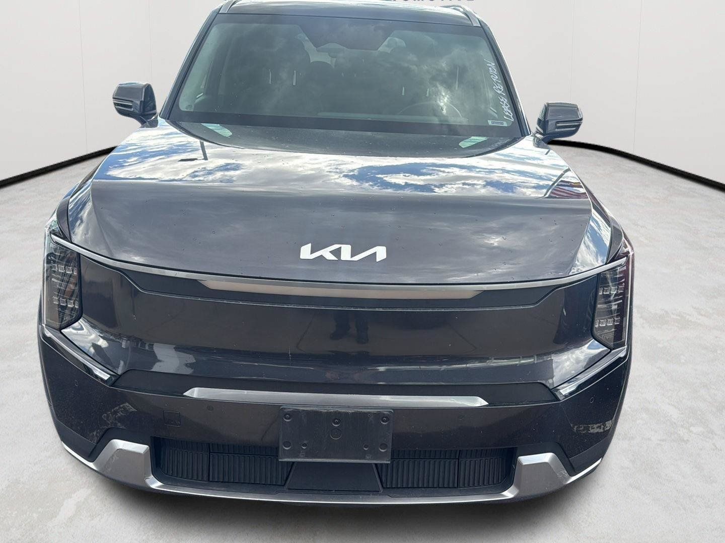 Certified 2024 Kia EV9 Wind AWD/4WD image 1