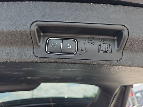 Used 2023 Ford Explorer XLT w/ Equipment Group 202A AWD/4WD image 19
