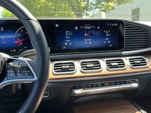 Certified 2025 Mercedes-Benz GLE 350 4MATIC image 31