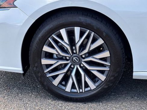 Used 2023 Nissan Altima 2.5 SV FWD image 43