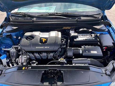 Used 2017 Hyundai Elantra SE FWD image 9