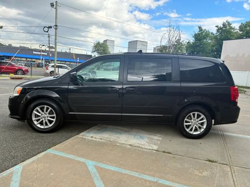 Used 2014 Dodge Grand Caravan SXT FWD image 8