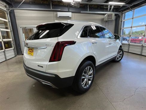 Used 2022 Cadillac XT5 Premium Luxury w/ Technology Package FWD image 5
