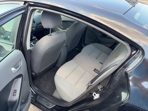 Used 2017 Kia Forte LX FWD image 5