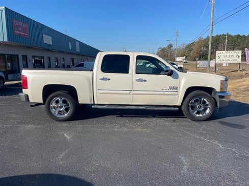 Used 2013 Chevrolet Silverado 1500 LT image 2
