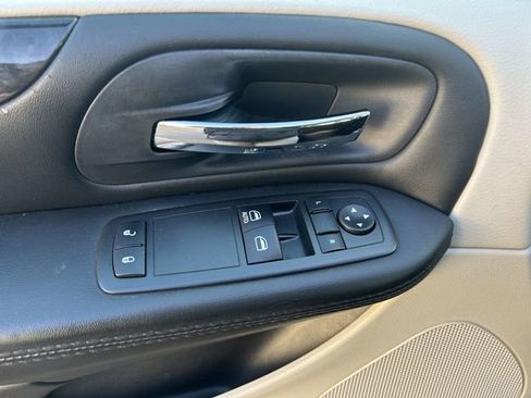 Used 2015 Dodge Grand Caravan American Value Package image 14