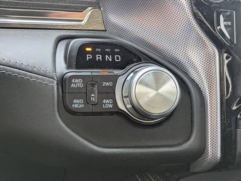 Used 2019 RAM 1500 Limited AWD/4WD image 12