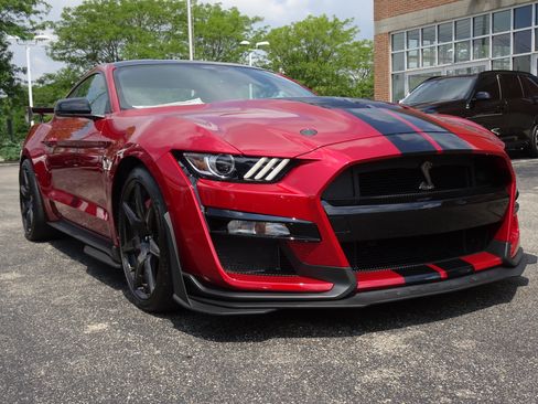 Used 2021 Ford Mustang Shelby GT500 w/ Carbon Fiber Track Pack RWD image 6