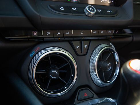 Used 2020 Chevrolet Camaro LT w/ Technology Package RWD image 42