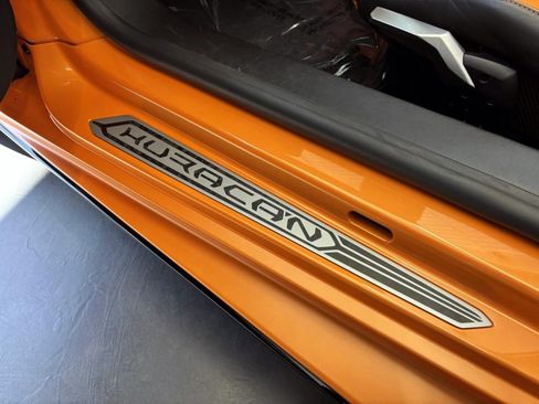 Used 2021 Lamborghini Huracan EVO RWD image 24