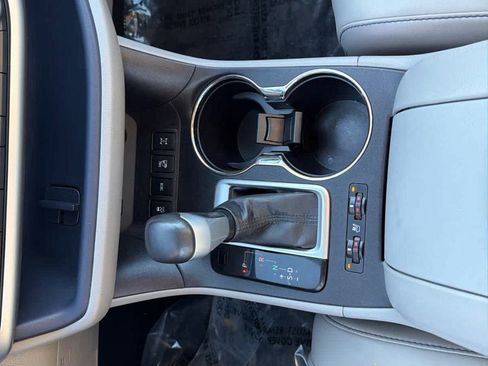 Used 2017 Toyota Highlander Limited Platinum image 24