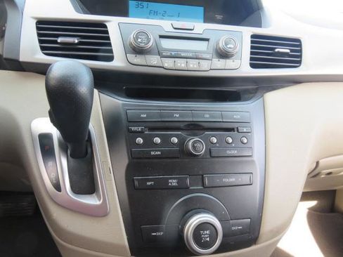 Used 2011 Honda Odyssey LX image 14