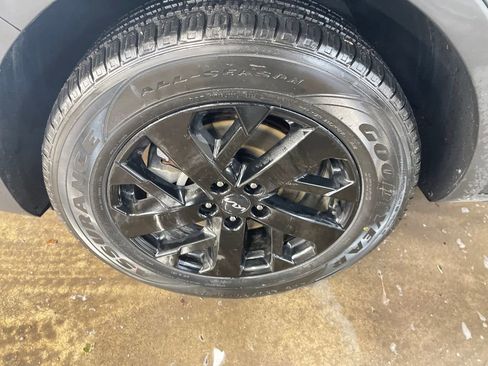 Used 2022 Kia Sorento S image 27