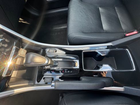 Used 2017 Honda Accord EX-L image 21