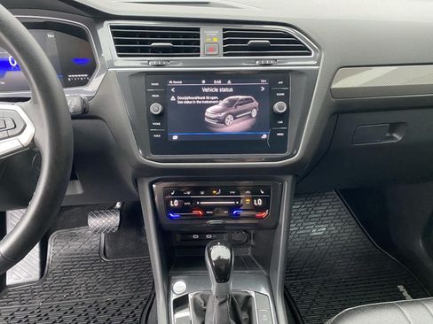 Used 2024 Volkswagen Tiguan SE AWD/4WD image 18