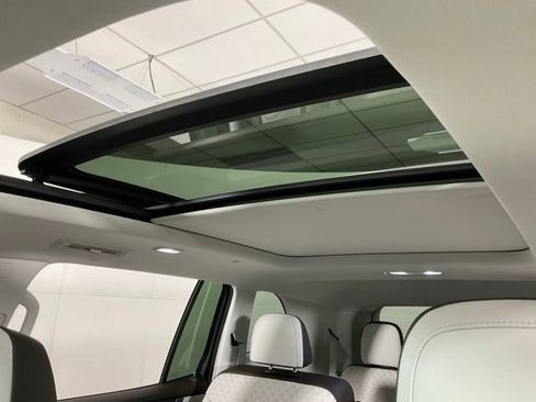 Used 2024 GMC Acadia Denali image 27