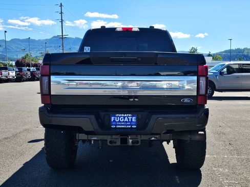 Used 2022 Ford F350 Platinum AWD/4WD image 8